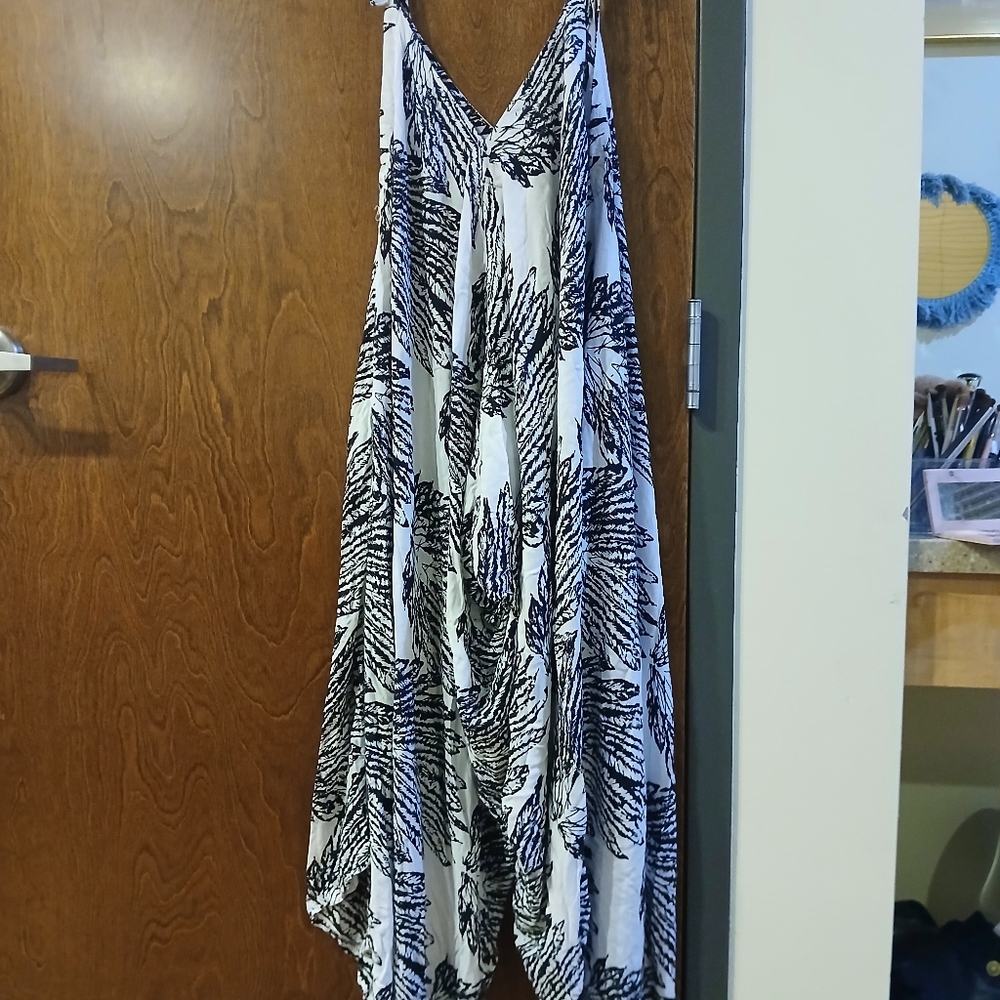white & black feather print wide leg jumpsuit - Picture 5 of 5